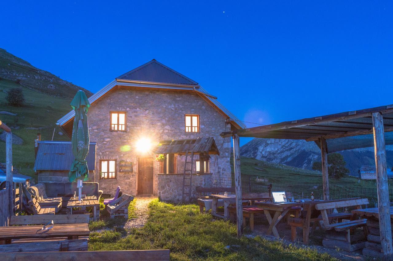 Guesthouse Letnja Basta Gornji Lukomir Dış mekan fotoğraf
